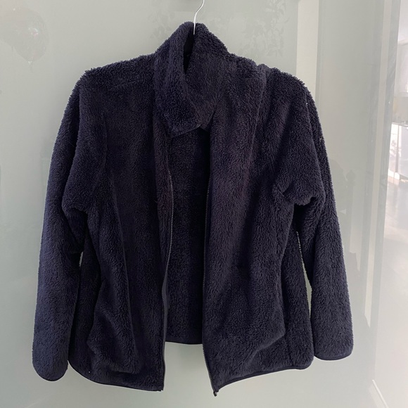 Navy blue Uniqlo fluffy jacket - Picture 1 of 3